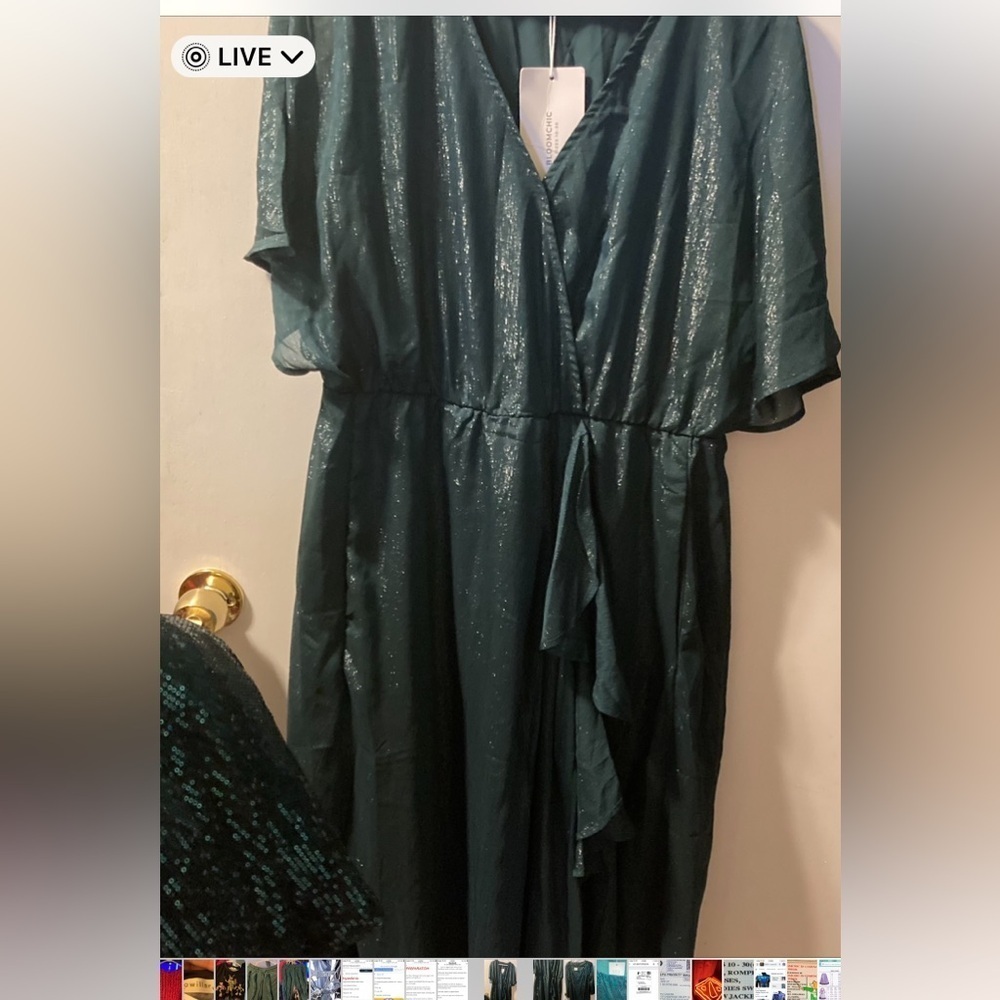 Bloomchic  blueish gray v neckline soft t- shirt